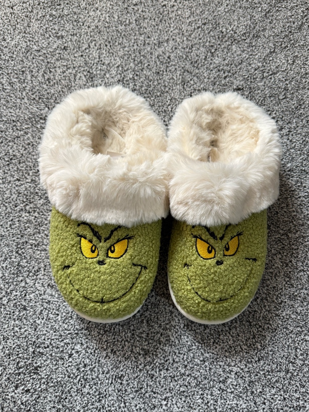 American Eagle Grinch Faux Fur Slippers – Women’s Size 8